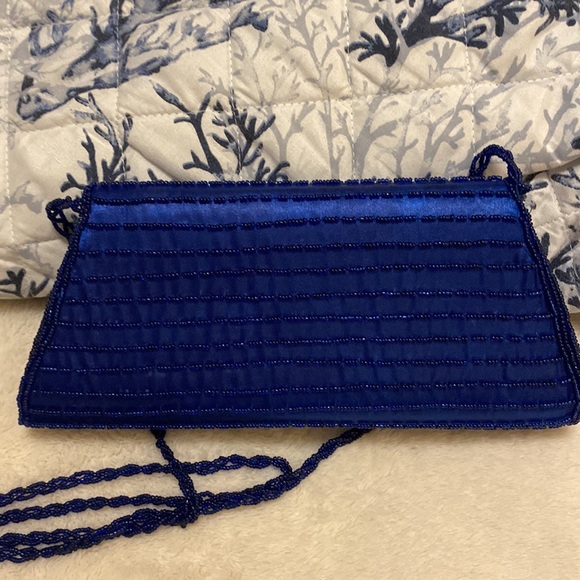 Beautiful, colorful decorative beaded purse, long strap very nice condition - Picture 8 of 14